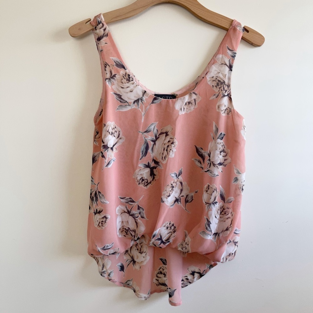 ASTR women’s floral blouse